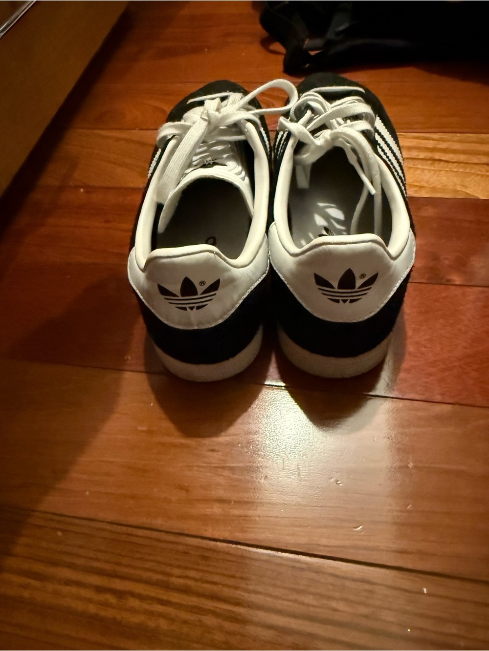 Women’s adidas black gazelle sneakers size 8 - Picture 4 of 7
